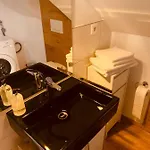 Felix Living 3, Doppelbett, Parkplatz, Ruhig & Praktisch *