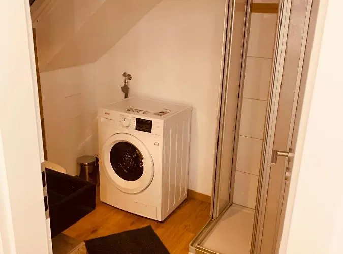 Felix Living 3, Doppelbett, Parkplatz, Ruhig&praktisch Lägenhet *